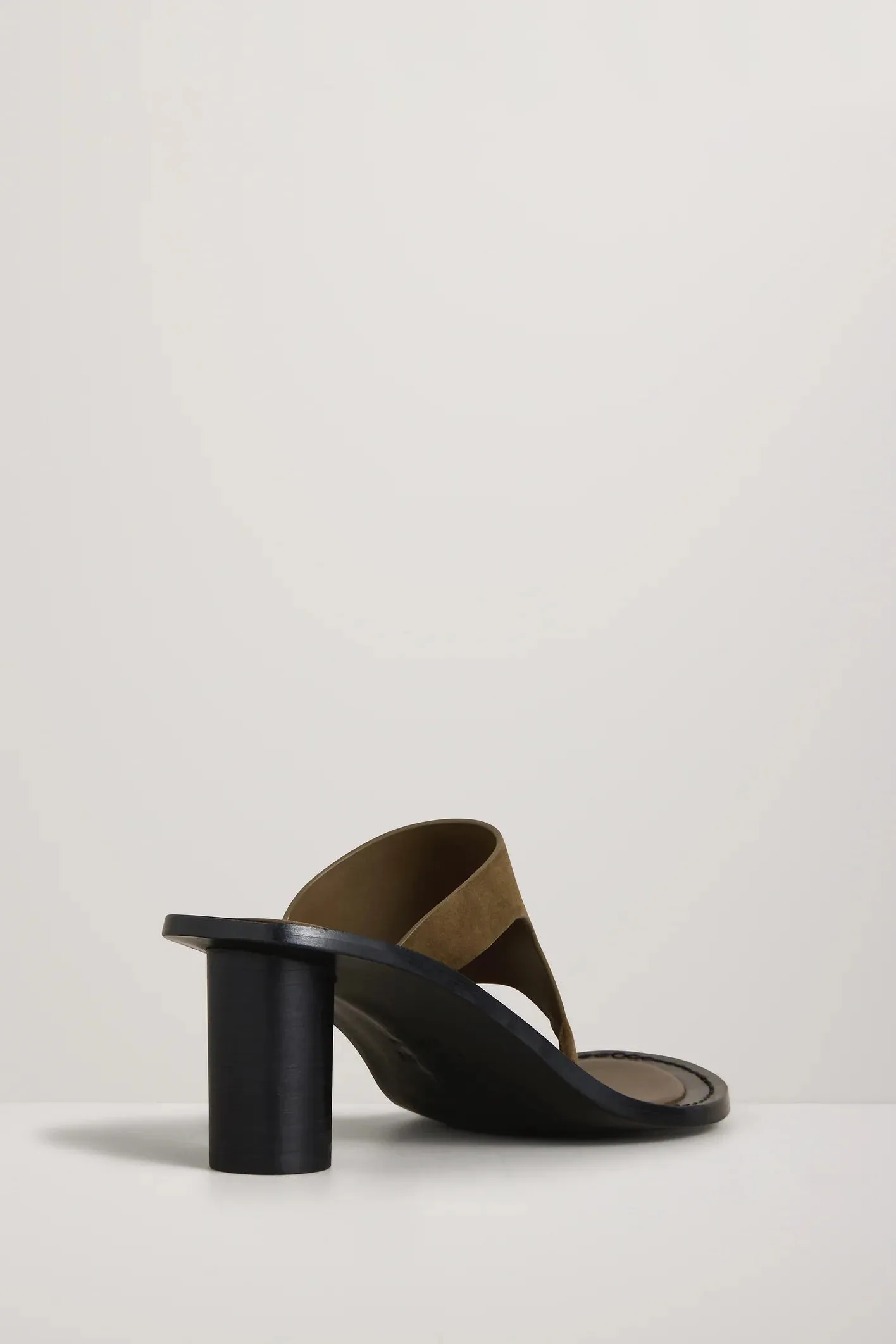 A Emery Hardie Heeled Sandal in Hazel Suede