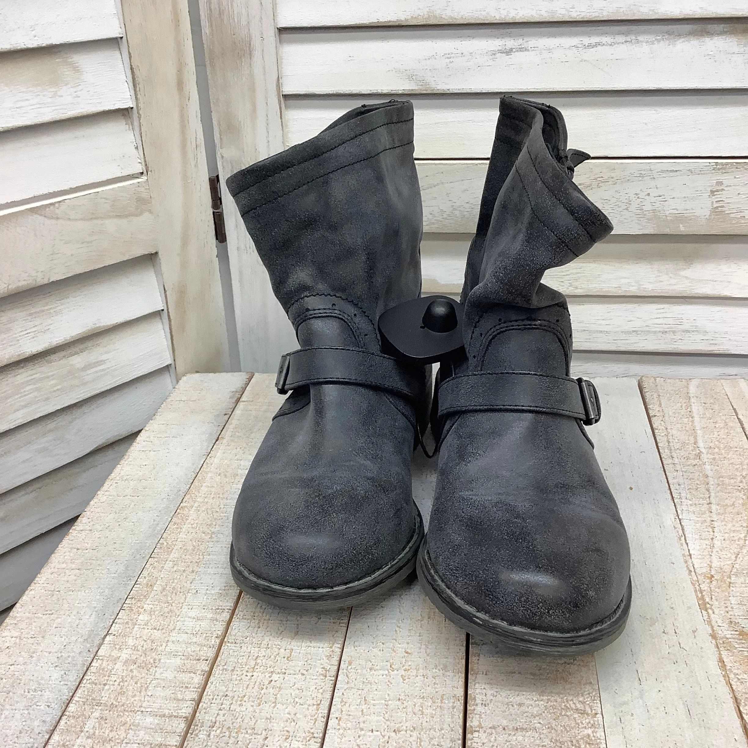 Boots Ankle Flats By Nine West  Size: 5.5